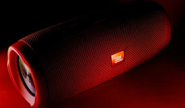 JBL Yeni Taşınabilir Bluetooth Hoparlörleri IP68 ile Satışta